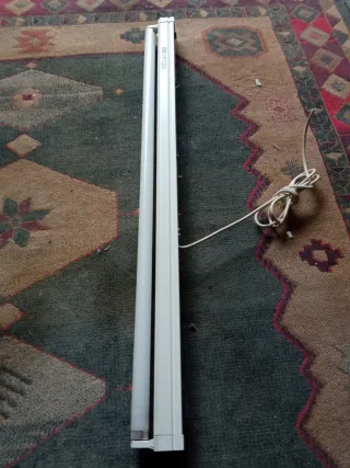 Barra fluorescente de 110 cm con su tubo