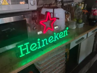 Cartel Luminoso Heineken Estrella Roja