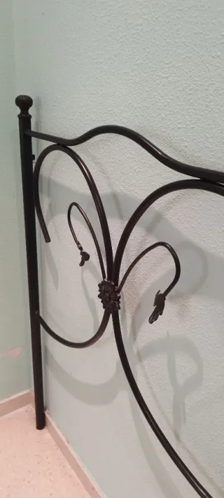 Cabecero de cama individual de hierro