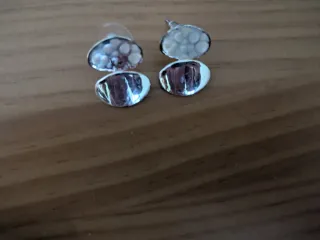 Pendientes plateados ovalados