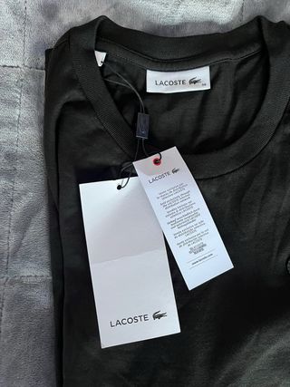 T-shirt Lacoste Preta Tamanho S de mulher