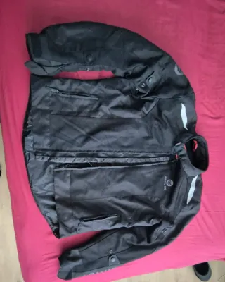 Chaqueta de moto negra