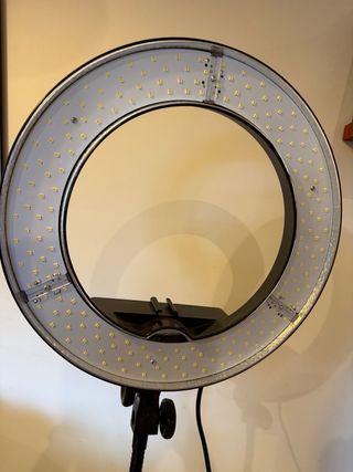 Foco LED Circular con Trípode NEEWER