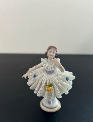 Coppia antiche statuine porcellana Volkstedt 1762.