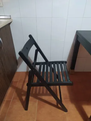 2 Sillas de cocina plegable de madera