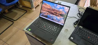 Carbon X1 Gen 9 I7 16 RAM 512 SSD