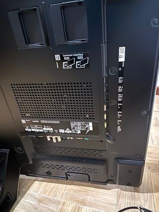 TV Panasonic 4K 50 Negra y Plateada