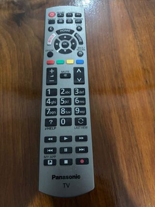 TV Panasonic 4K 50 Negra y Plateada