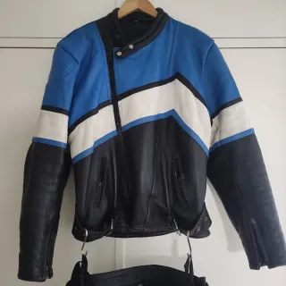 Traje de moto cuero azul y negro