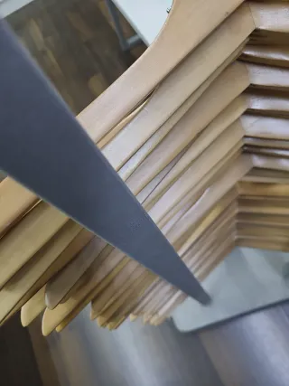 Lote 10 perchas madera