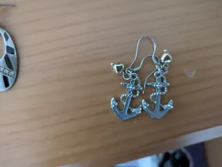 Pendientes de colgar con anclas
