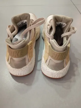 Sapatilhas Nike Huarache Bege/Dourado