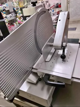 Attrezzature per salumeria