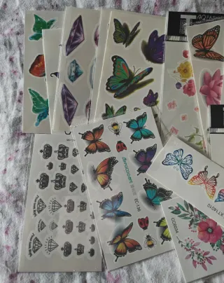 Set 150 temporary tattoos su vari foglietti