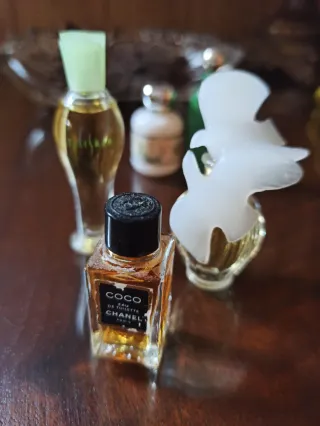 Set di miniature di profumi, ideale per la collezione