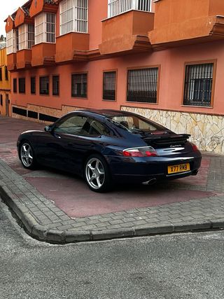 Porsche 911 carrera 2 996
