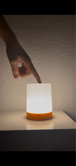 Lámpara LED táctil nocturna – recargable USB, RGB
