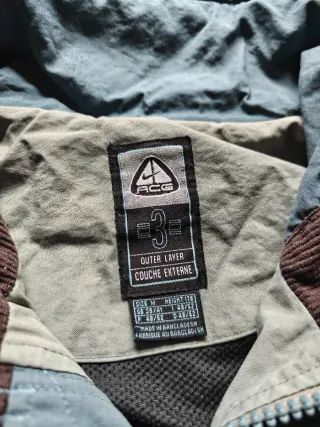 Chaqueta impermeable Nike ACG Talla M Gris