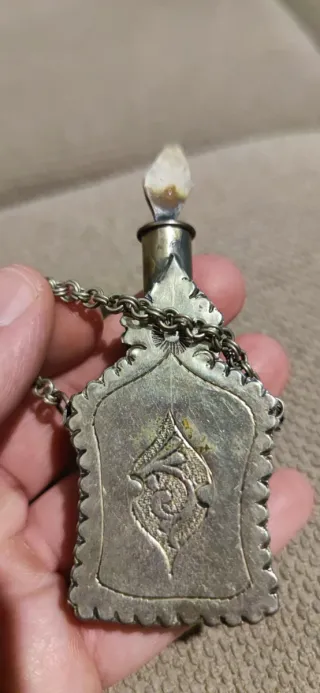 Perfumero de latón Botella opio?