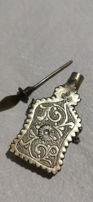 Perfumero de latón Botella opio?