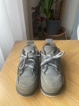 Zapatillas Jordan 4 Gris