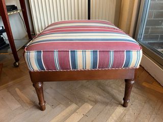 Banco o reposapiés rayas multicolor