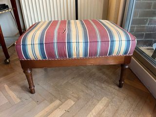 Banco o reposapiés rayas multicolor