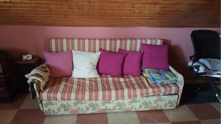 Sofá Cama Rayas Rosas y Beige