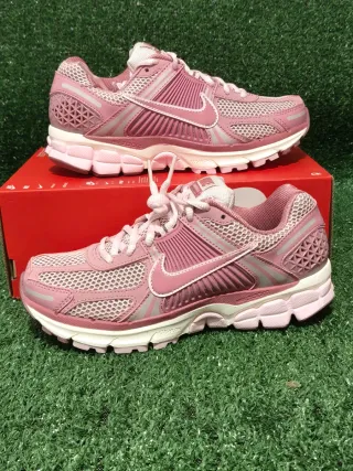 Nike Zoom Vomero 5 Talla 37.5 Rosa/Plata