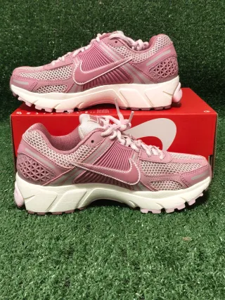 Nike Zoom Vomero 5 Talla 37.5 Rosa/Plata