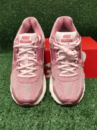 Nike Zoom Vomero 5 Talla 37.5 Rosa/Plata