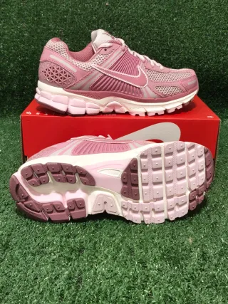Nike Zoom Vomero 5 Talla 37.5 Rosa/Plata