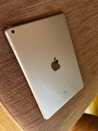 iPad 6ª Gen 32GB Gris