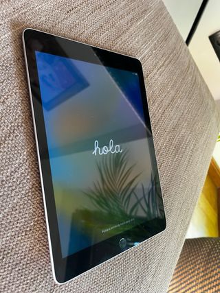 iPad 6ª Gen 32GB Gris