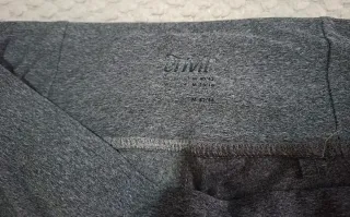 Mallas deportivas grises y negras