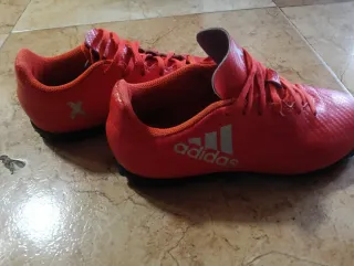 Botas de fútbol Adidas naranjas