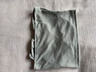 Top verde con aros y cut-out