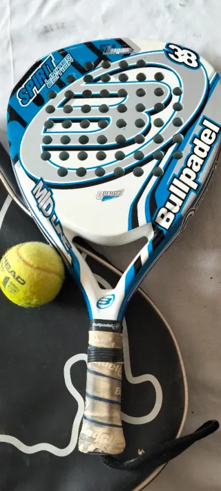 Pala de pádel Bullpadel Spirit 38