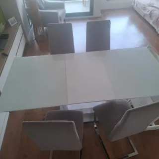 Mesa de comedor extensible blanca