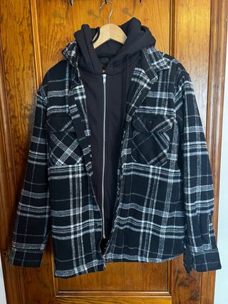 Chaqueta de cuadros con capucha