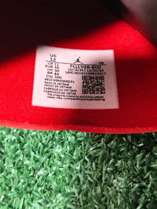 Chanclas Jordan Rojas y Negras Talla 46