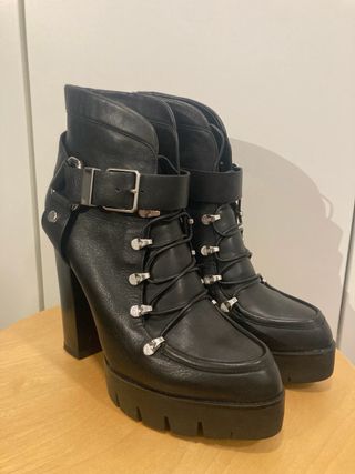 Botín Zara Plataforma Track Negro