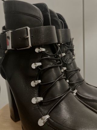 Botín Zara Plataforma Track Negro