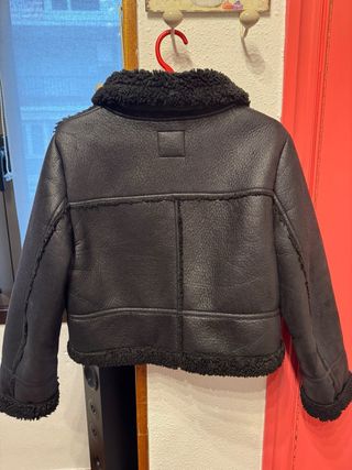 Chaqueta efecto piel Zara borreguito