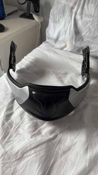 Mentonera BMW System 7