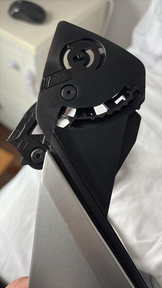 Mentonera BMW System 7