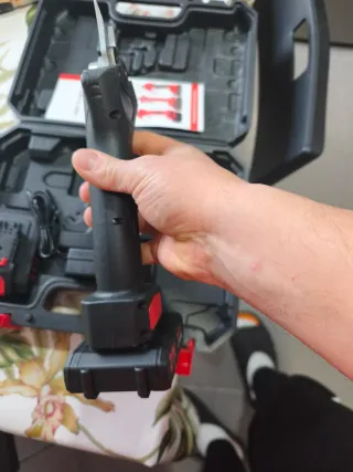 Tijeras de podar a batería con maletín