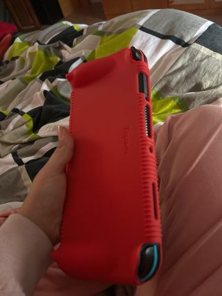 Nintendo Switch OLED + 3 giochi + custodia + vetro