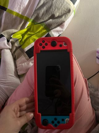 Nintendo Switch OLED + 3 giochi + custodia + vetro