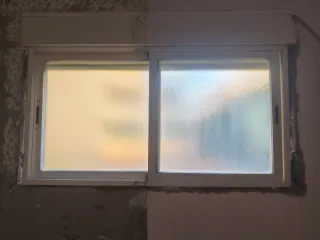 Ventana aluminio corredera blanca